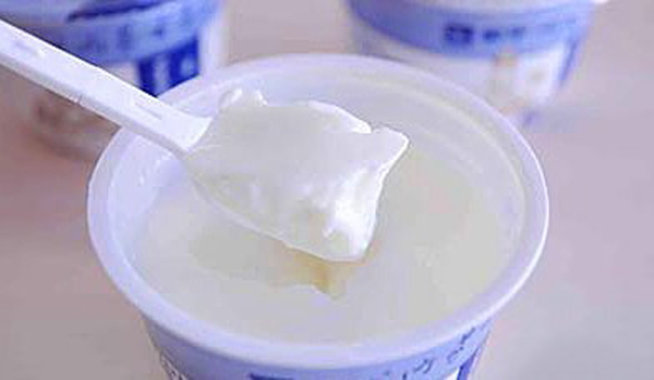 酸奶助力顺畅排便：健康与美味的双重惊喜第1张-醋盆生活网